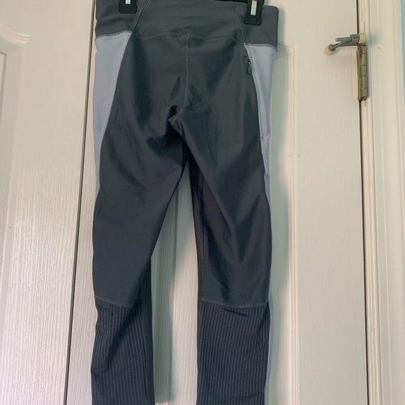 under armor capris - Picture 3 of 5